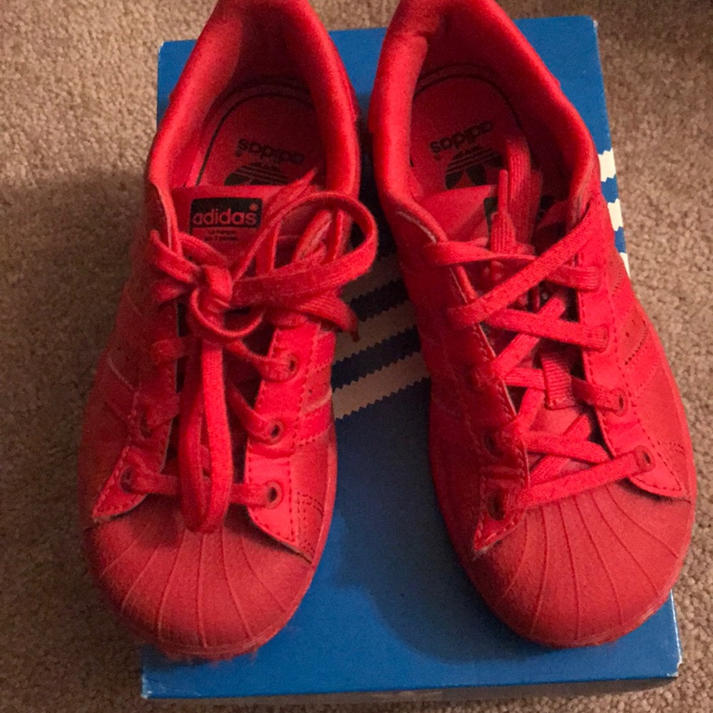 Adidas Sneakers
